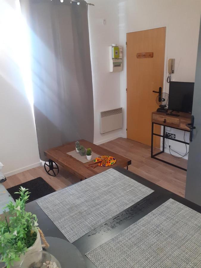 Ferienwohnung Charmant Petit Studio Au Coeur De Figeac Exterior foto